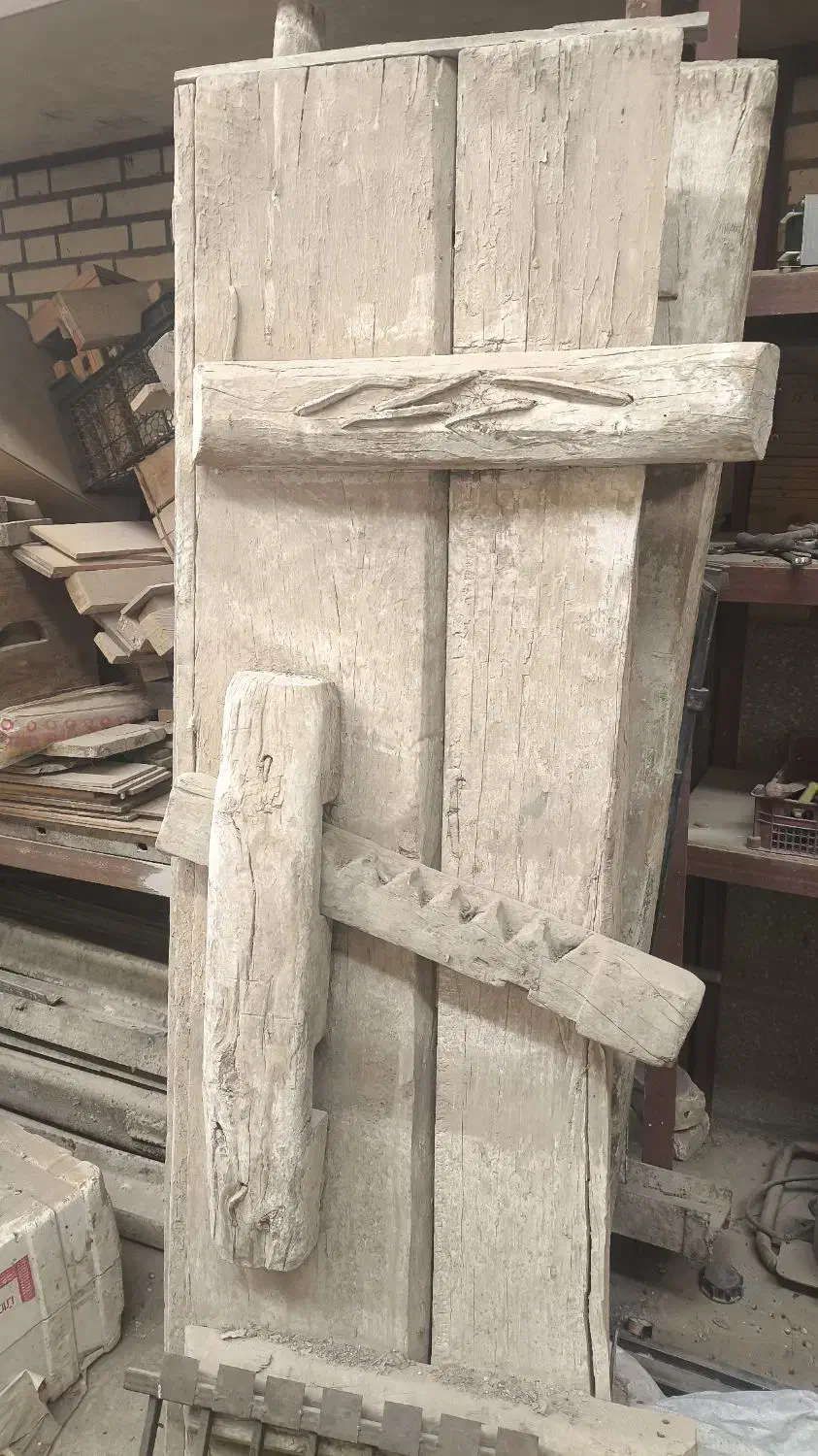 درب چوبی قدیمی|کلکسیون اشیاء عتیقه|برخوار, |دیوار