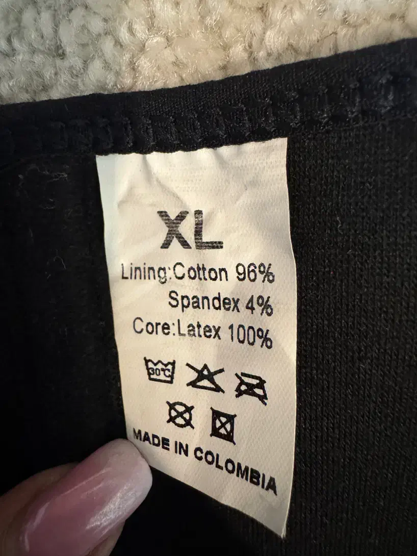 گن ساعت شنی کلمبیا، آکبند|لباس|تهران, دریاچه شهدای خلیج فارس|دیوار