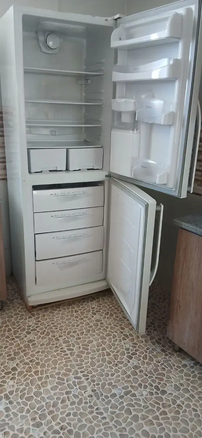 یخچال|یخچال و فریزر|فیروزآباد (فارس), |دیوار