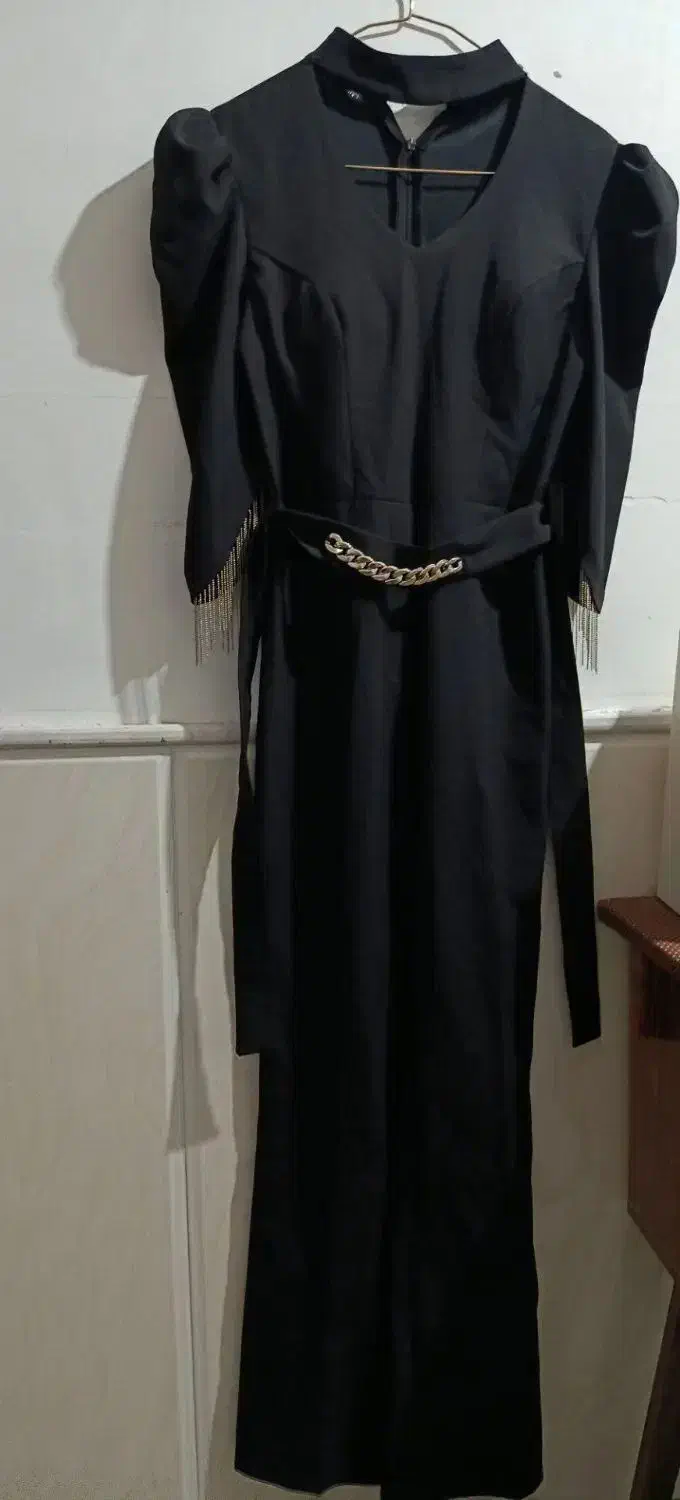 لباس مجلسی|لباس|زبرخان, |دیوار