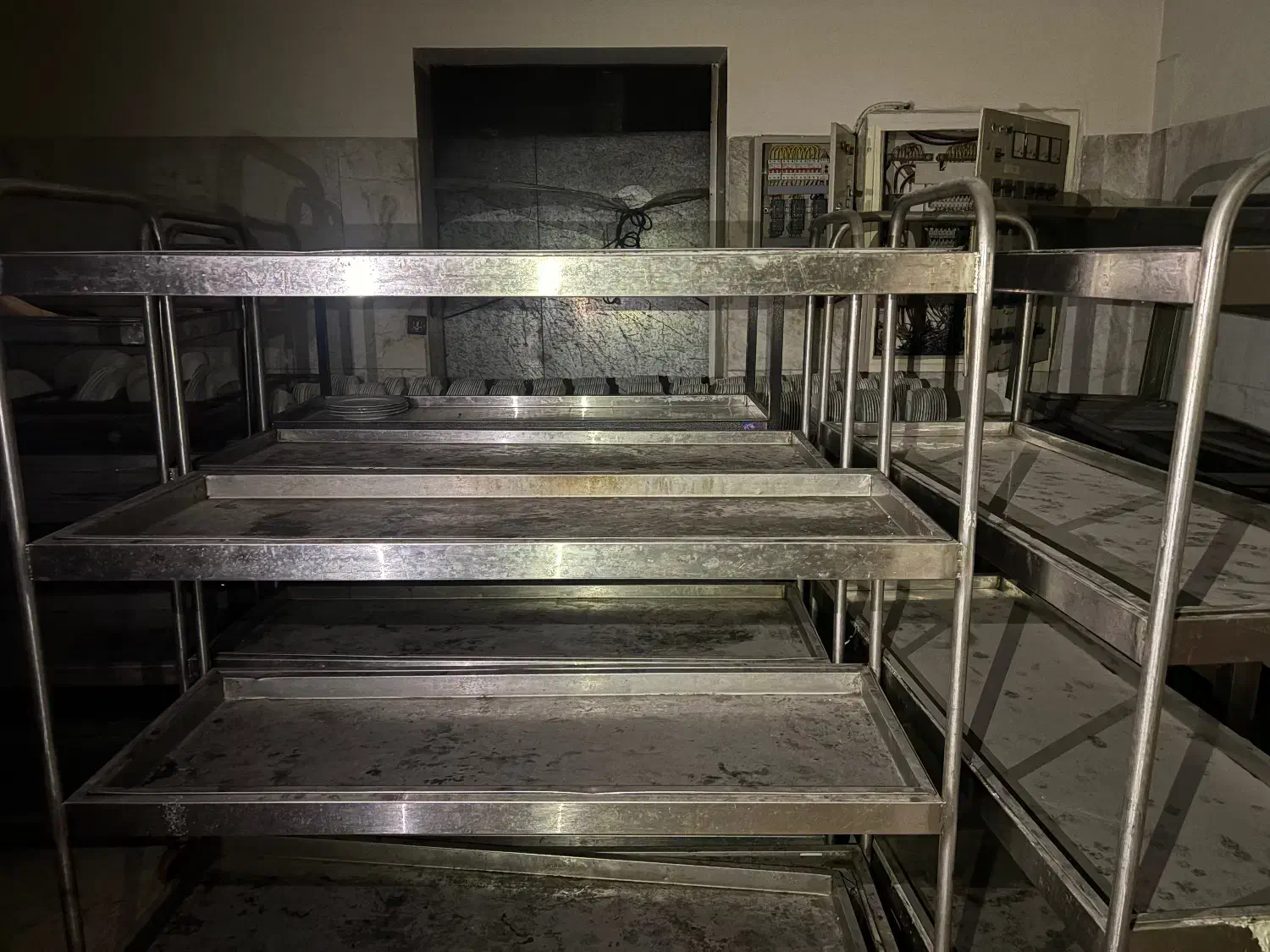 ترولی استیل ۴ طبقه برای رستوران وتالار پذیرایی|کافیشاپ و رستوران|تهران, هروی|دیوار