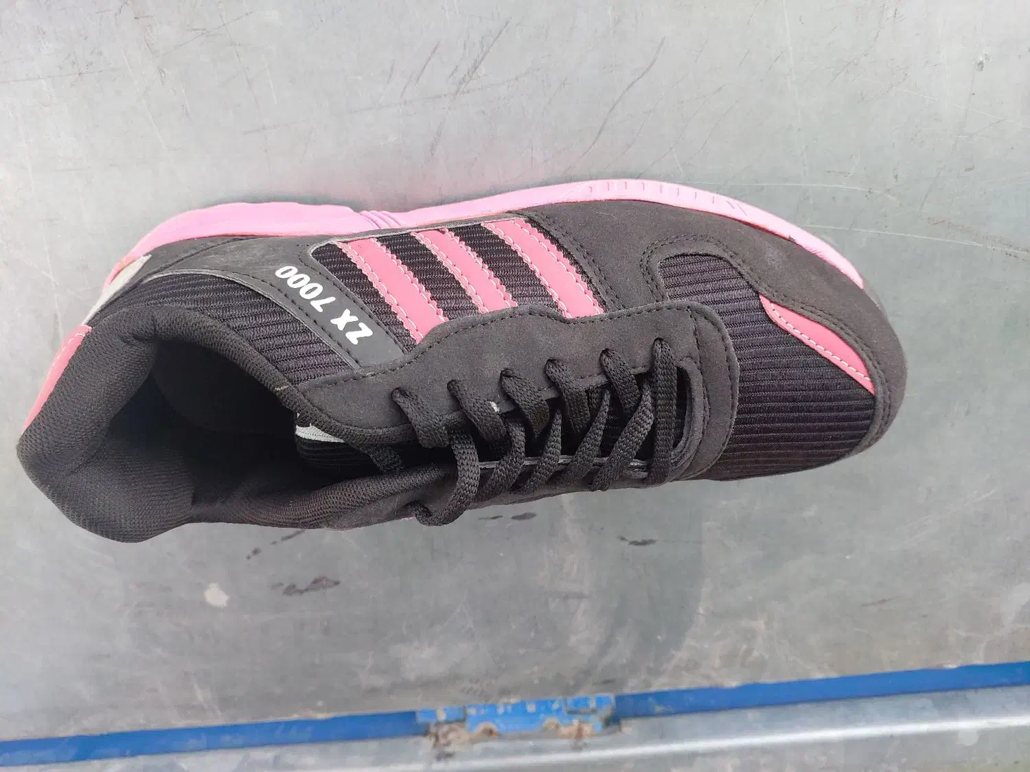 کفش و دمپایی|کفش و لباس بچه|یاسوج, |دیوار