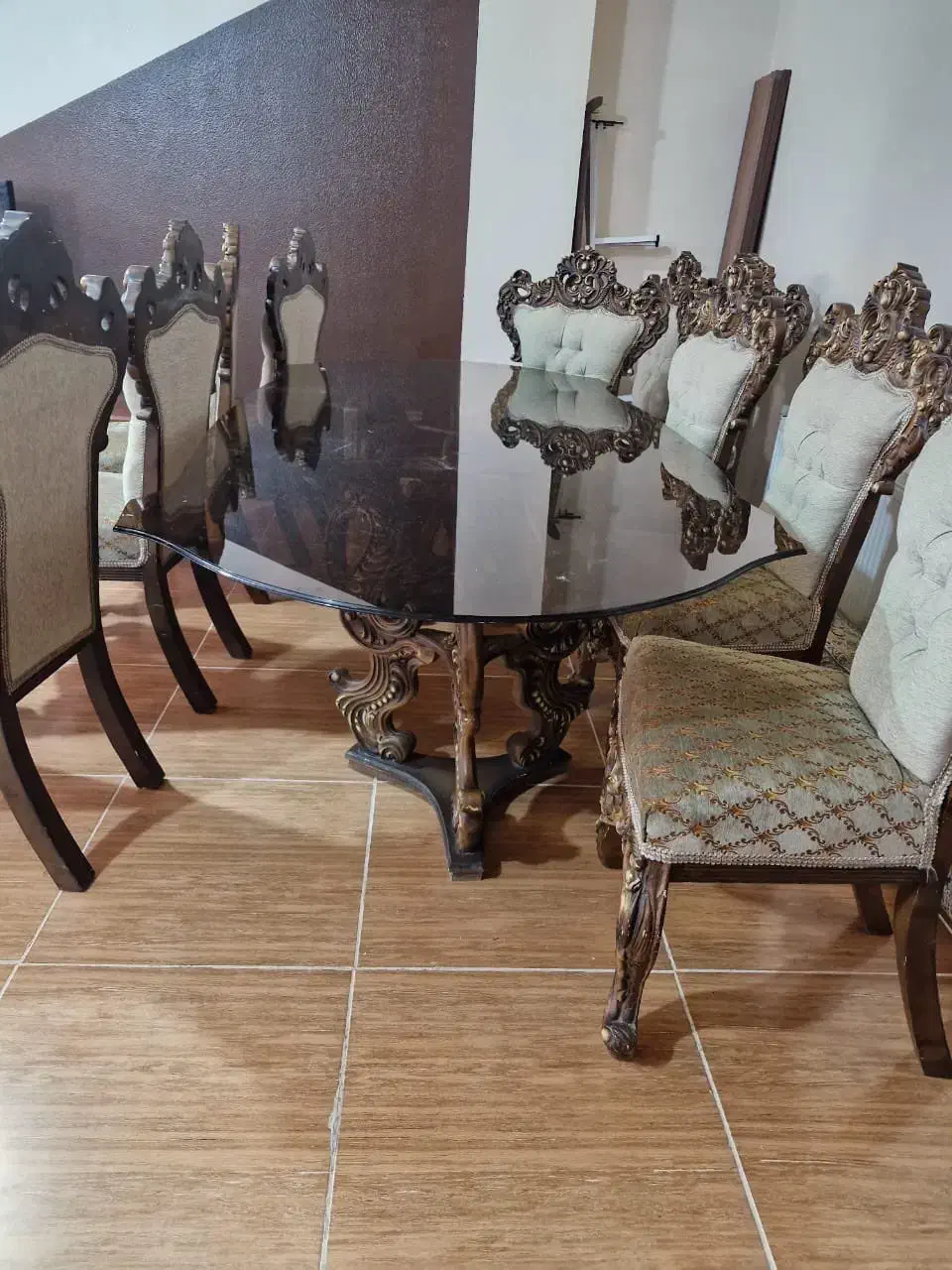 میز نهار خوری|میز و صندلی غذاخوری|اصفهان, جلفا|دیوار