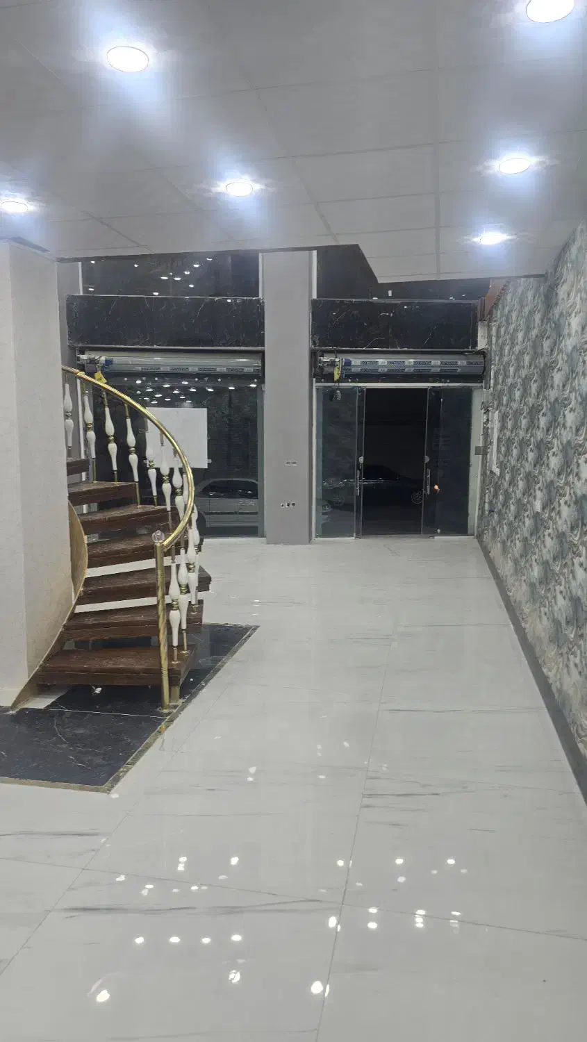 فروش واجاره رهن مغازه ۲۵۰ متری|اجارهٔ مغازه و غرفه|ایلام, |دیوار