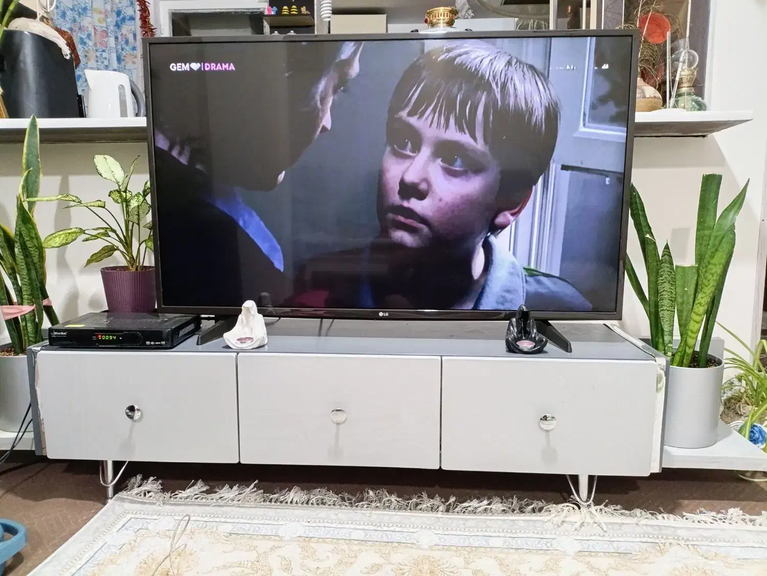 میز  ۳ کشو و جای گلدان|میز تلویزیون|شیراز, غدیر جنوبی|دیوار