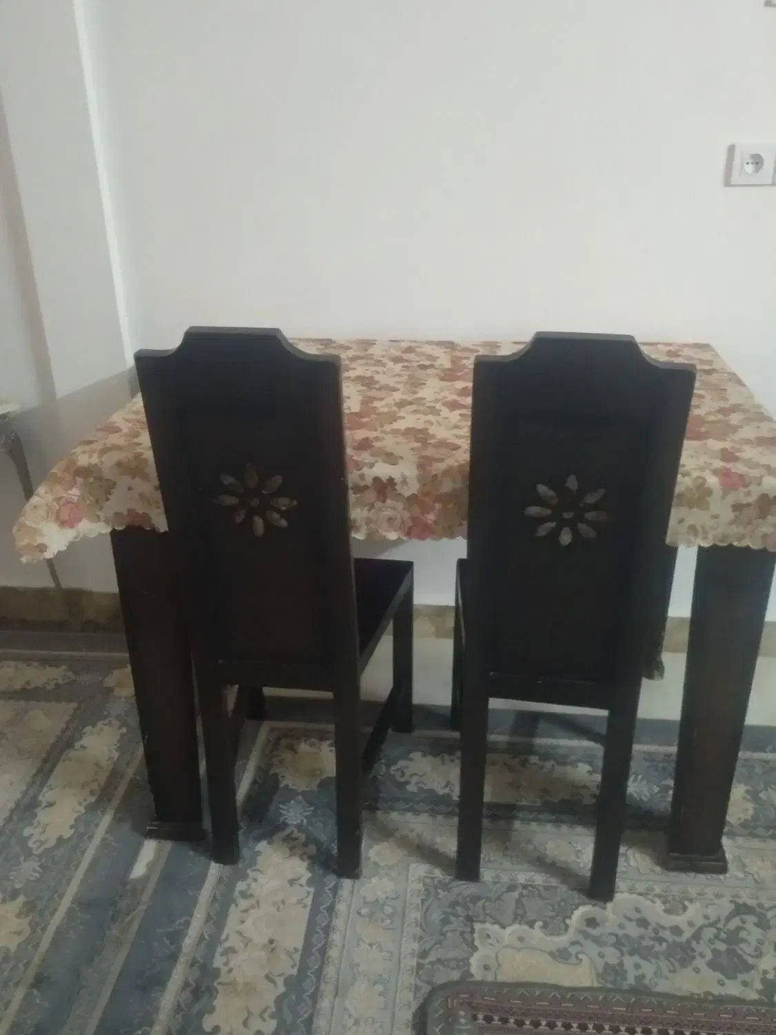 میزناهارخوری‌|میز و صندلی غذاخوری|سبزوار, قصبه شرقی|دیوار