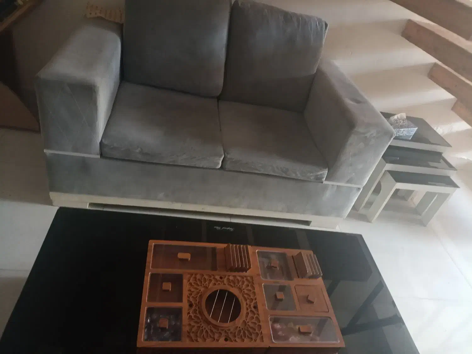 مبل هفت نفره|مبلمان خانگی و میز عسلی|رشت, منظریه|دیوار