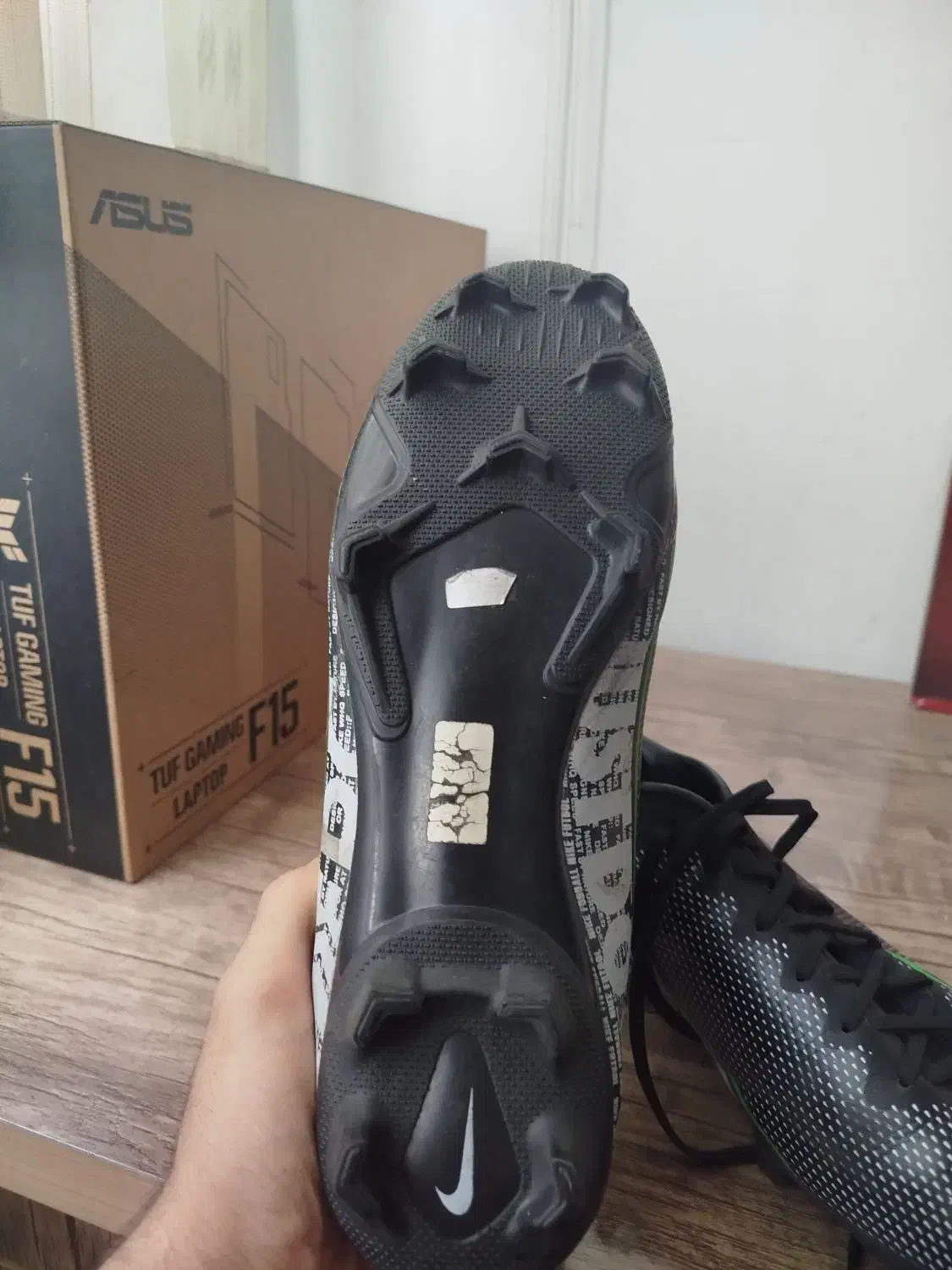 کفش فوتبال|کیف، کفش، کمربند|سهند, |دیوار