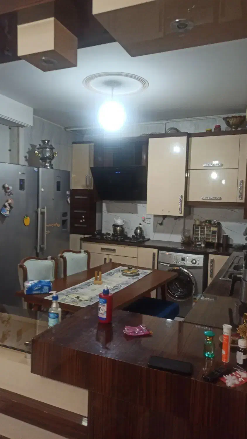 فروش اپارتمان۱۰۰متری۲خواب+۴۰مترتراس خیابان نواب|فروش آپارتمان|بیرجند, |دیوار