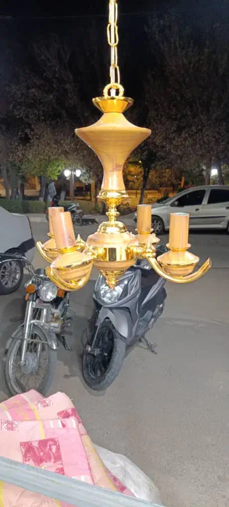 دو عدد لوستر|لوستر و چراغ آویز|یزد, |دیوار