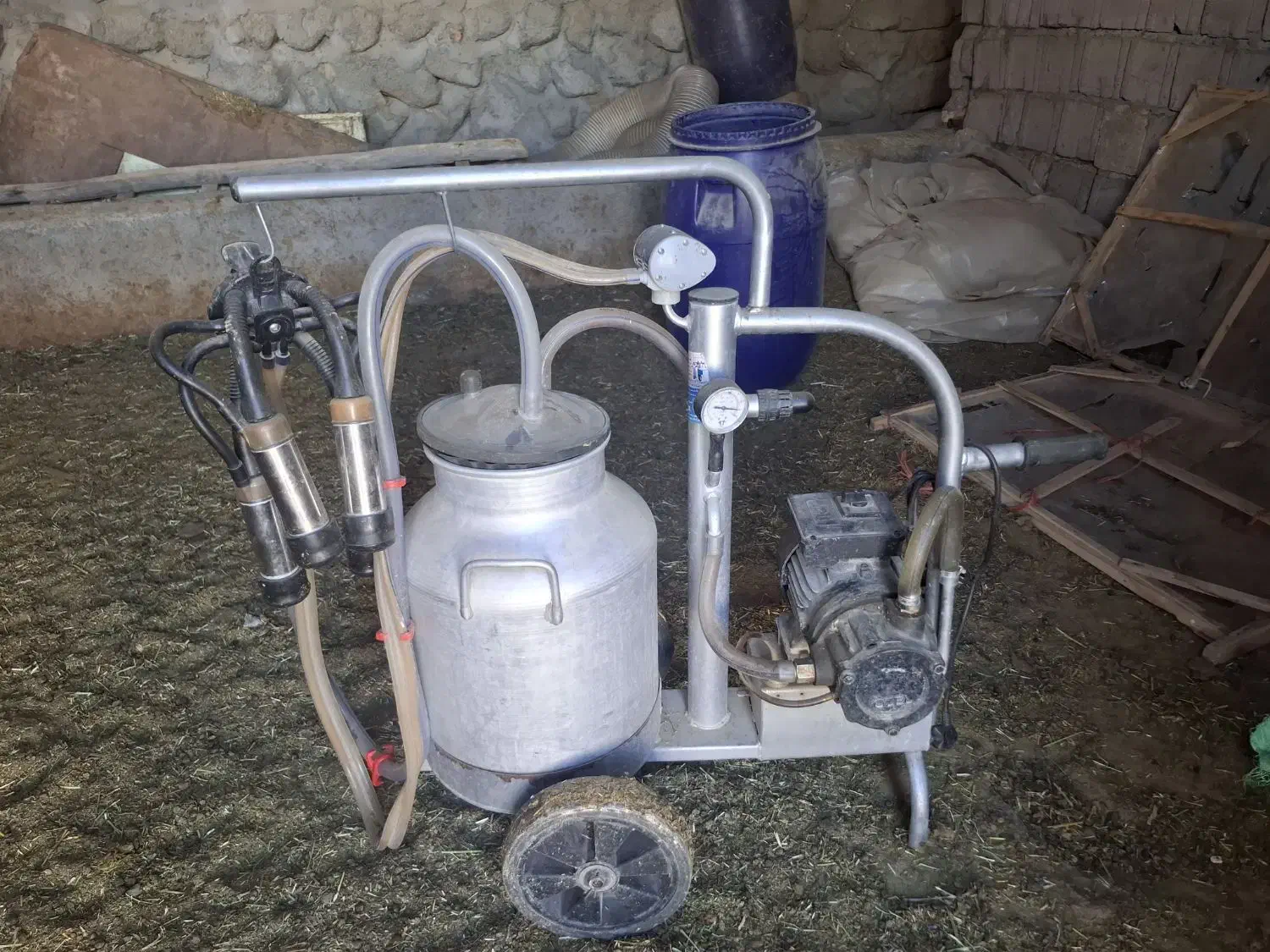 شیردوش|لوازم جانبی حیوانات|دهگلان, |دیوار