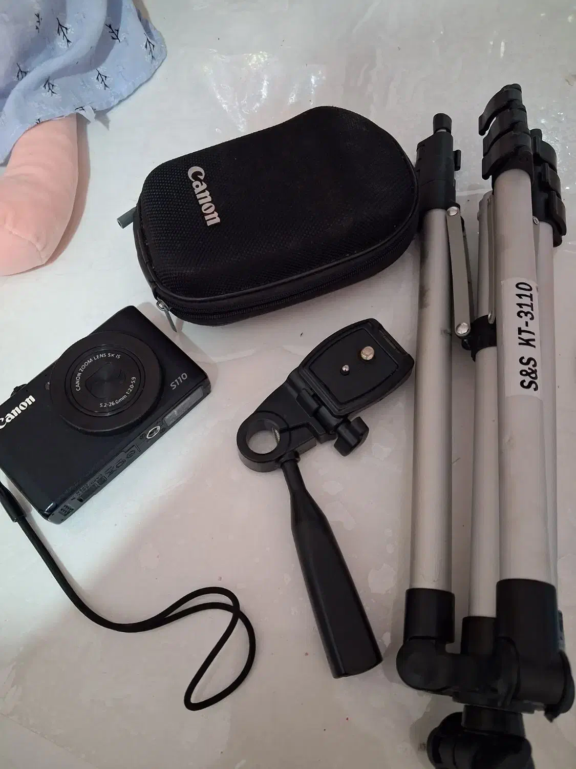 دوربین کنون فوری فروشی همراه  پایه دوربین رایگان|دوربین عکاسی و فیلم‌برداری|هشتگرد, شهرک پارسیان|دیوار