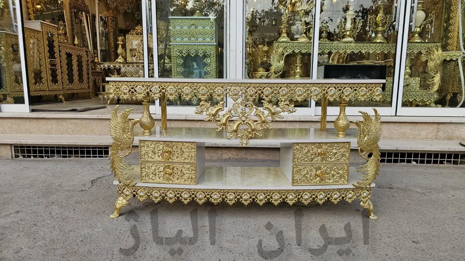 ساعت تخت خواب برنجی آلیاژی تخت کنارسالنی برنزی|ساعت دیواری و تزئینی|مشهد, طلاب|دیوار