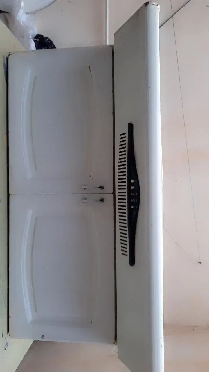 هود وکابینت بالا سینک و کابینت ۳ دره کارکرده|هود|بروجرد, |دیوار