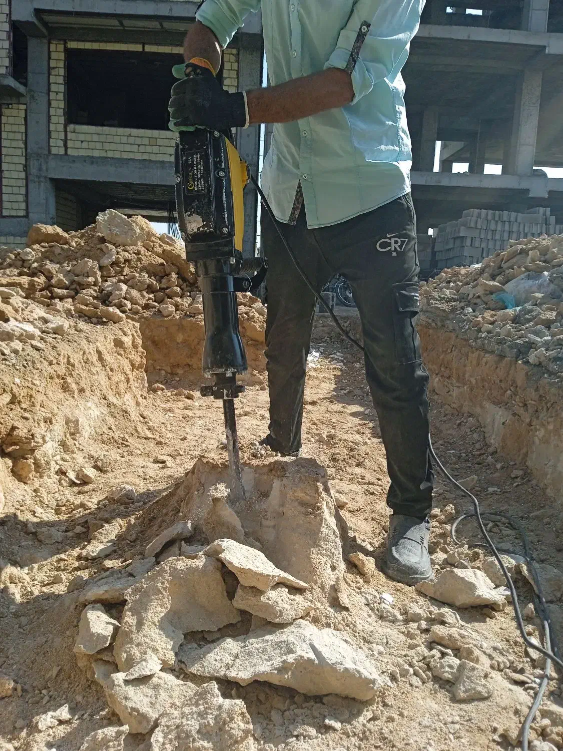 تخریب ساختمان شیب بندی وپلاستر نرمه کشی|خدمات پیشه و مهارت|دلوار, |دیوار