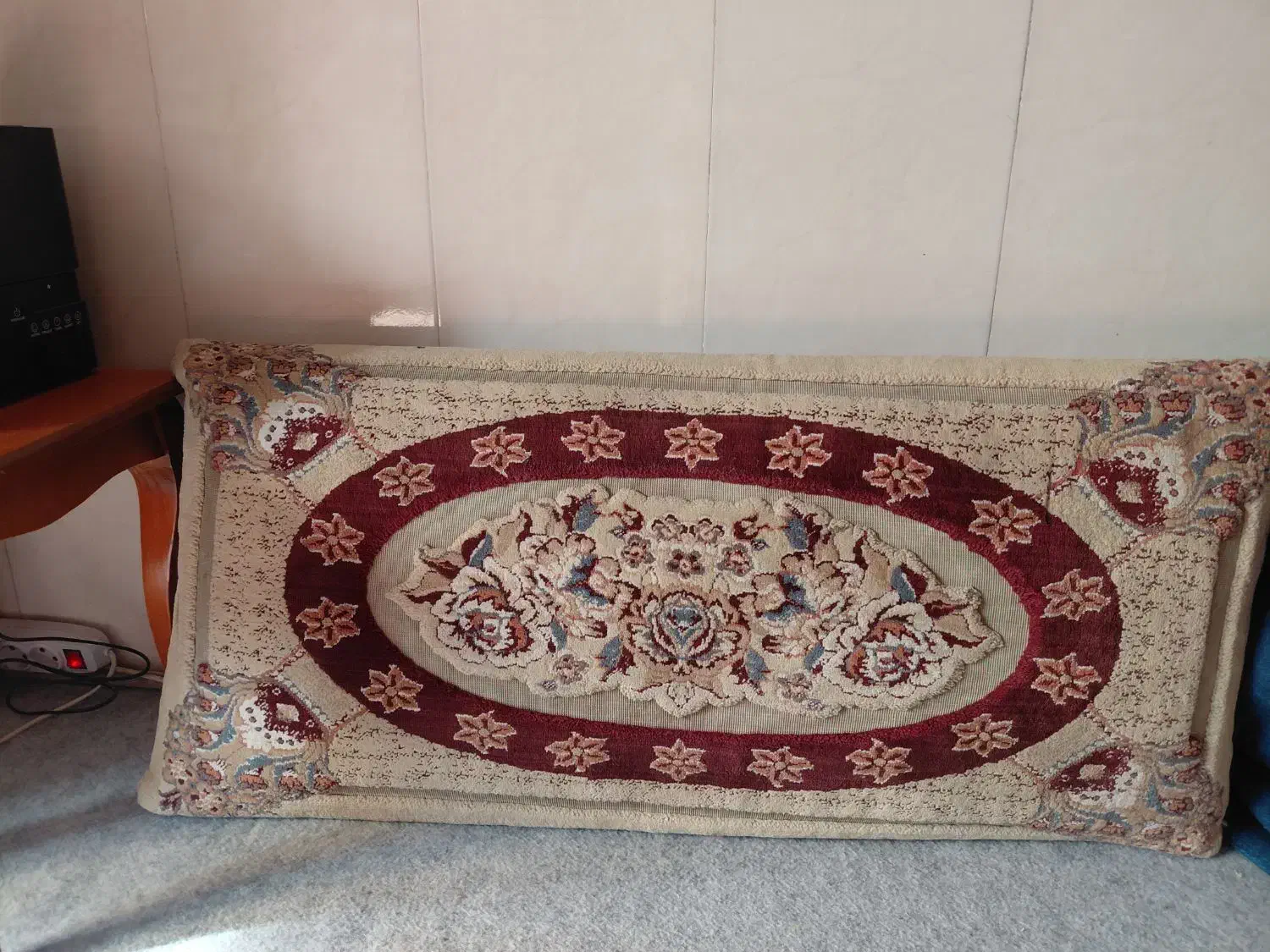 یه جفت گل برجسته|گلیم، جاجیم، گبه|اسلام‌شهر, شهرک احمدیه|دیوار