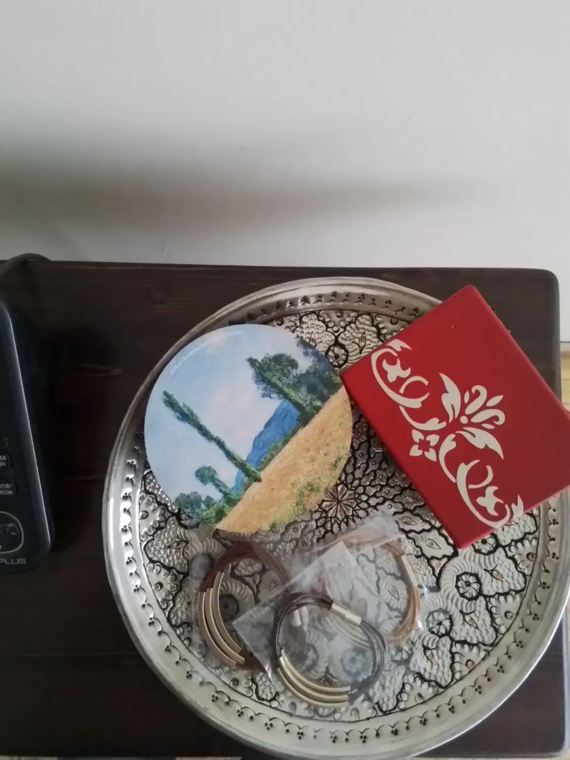 دستبند زنانه و جعبه چوبی وسینی مسی صنایع دستی|صنایع دستی و سایر لوازم تزئینی|تهران, گیشا|دیوار