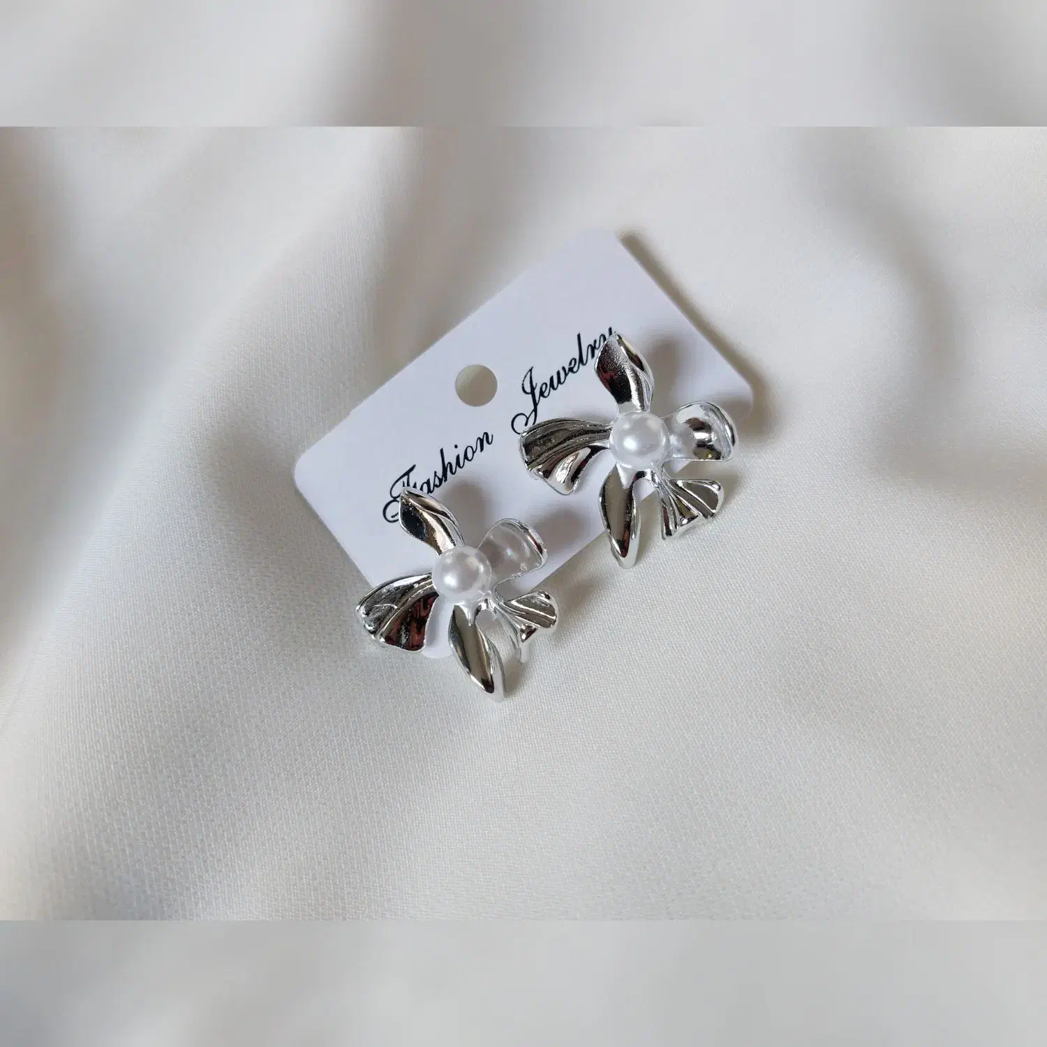 گوشواره مدرن گلبرگی|بدلیجات|ساری, |دیوار