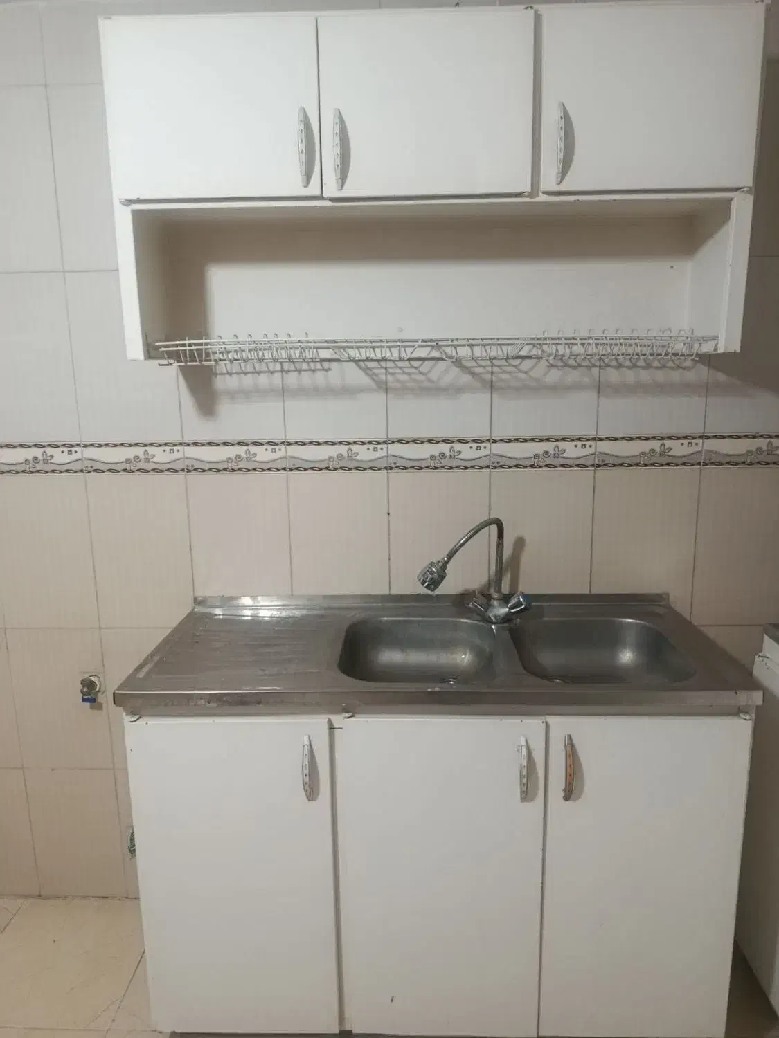 کابینت فلزی در حد نو|آبچکان و نظمدهنده ظروف|اردبیل, |دیوار