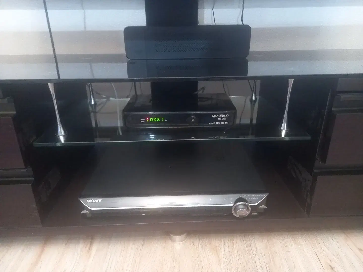 میز تلیویزیون|میز تلویزیون|شاهینشهر, فردوسی|دیوار