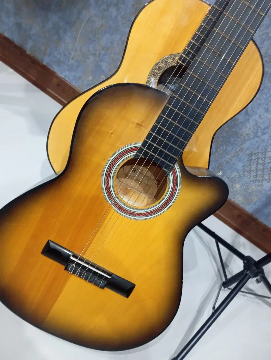 گیتار نو نو|گیتار، بیس، امپلیفایر|چمران, |دیوار