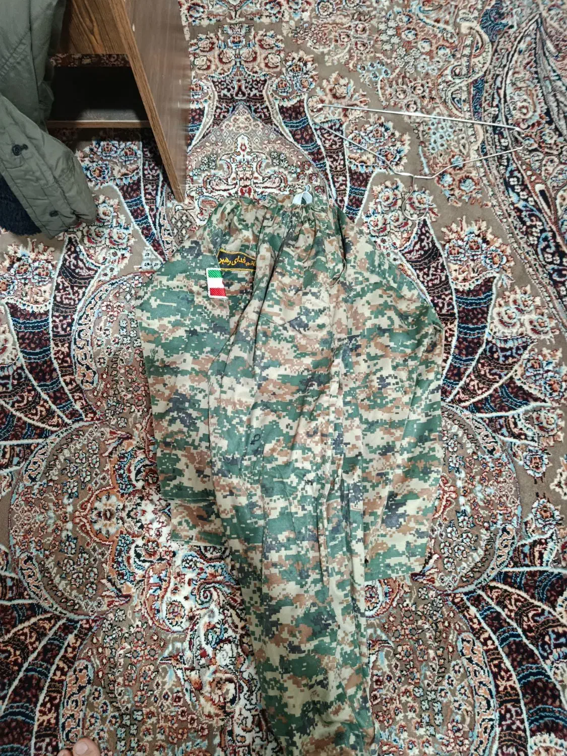 لباس نظامی|لباس|پاکدشت, شهرک امام رضا|دیوار