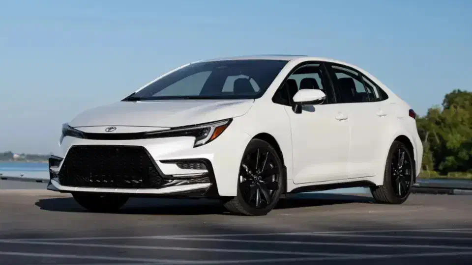 تویوتا کرولا 2025|خودرو سواری و وانت|کیش, |دیوار