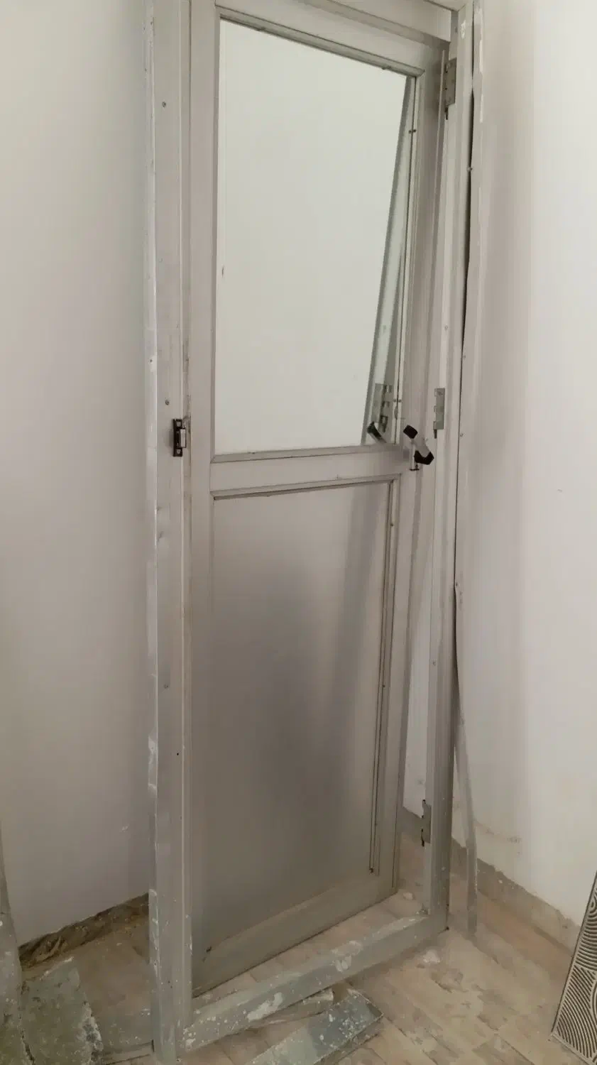 درب آلومینیومی فوری|مصالح و تجهیزات ساختمان|یزد, |دیوار