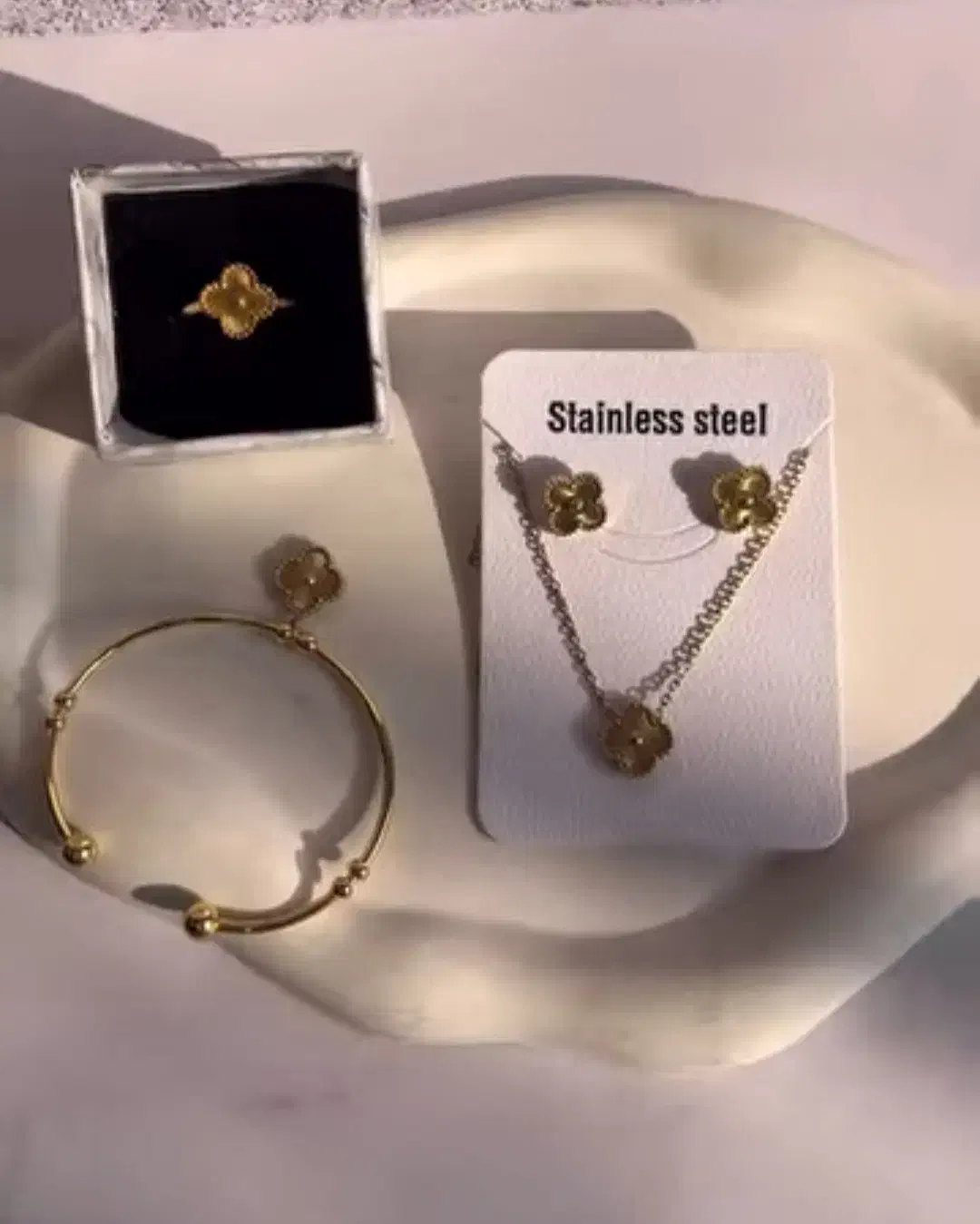 گوشواره طرح گیلاسی|بدلیجات|رشت, جانبازان|دیوار