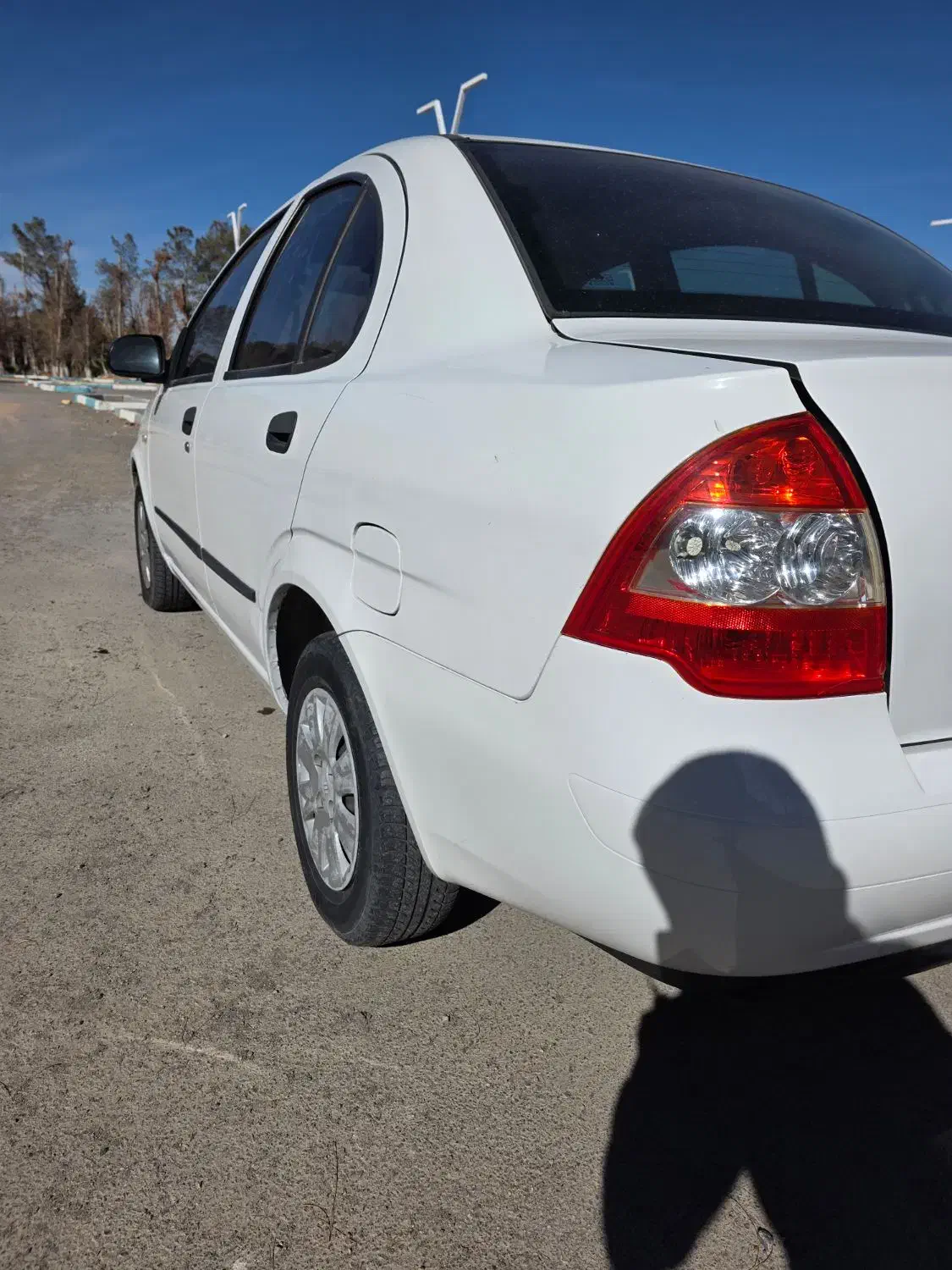 تیبا صندوقدار مدل۹۸|خودرو سواری و وانت|یزد, |دیوار