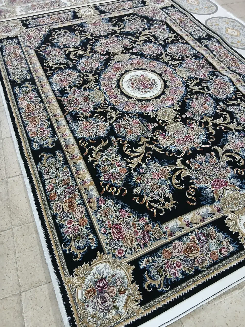 فرش سرام ۱۵۰۰ شانه کد۸۹۰۰|فرش|شیراز, قلات|دیوار