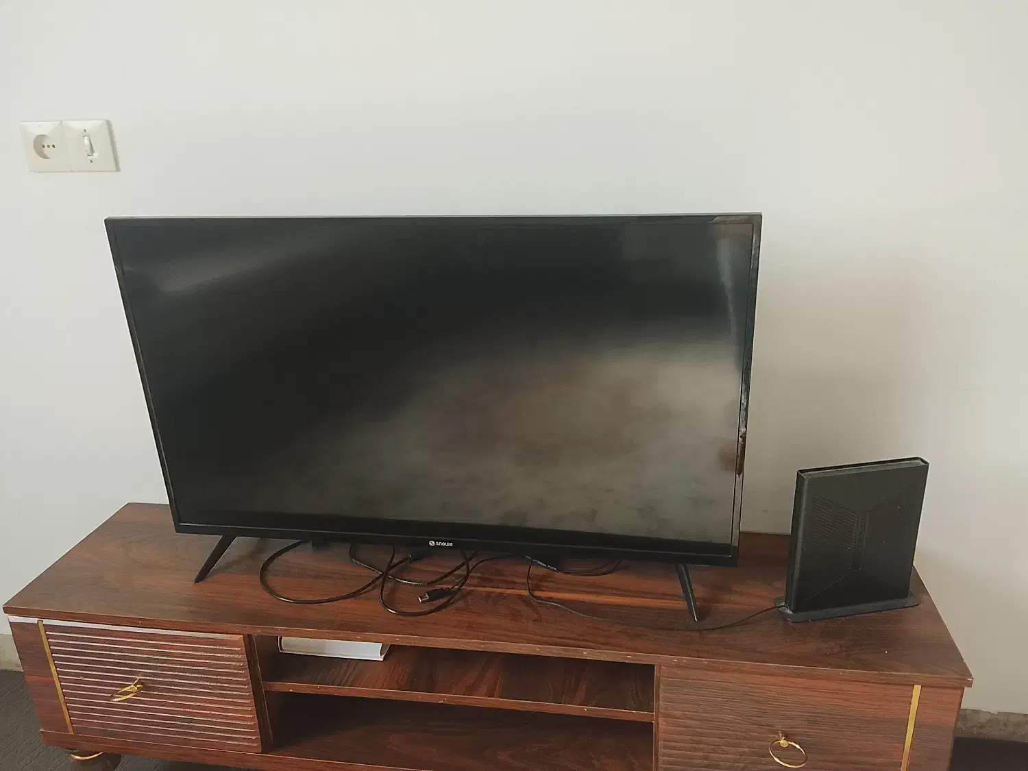 فروش فوری ال ای دی 43 اسنوا|تلویزیون و پروژکتور|کرمان, |دیوار