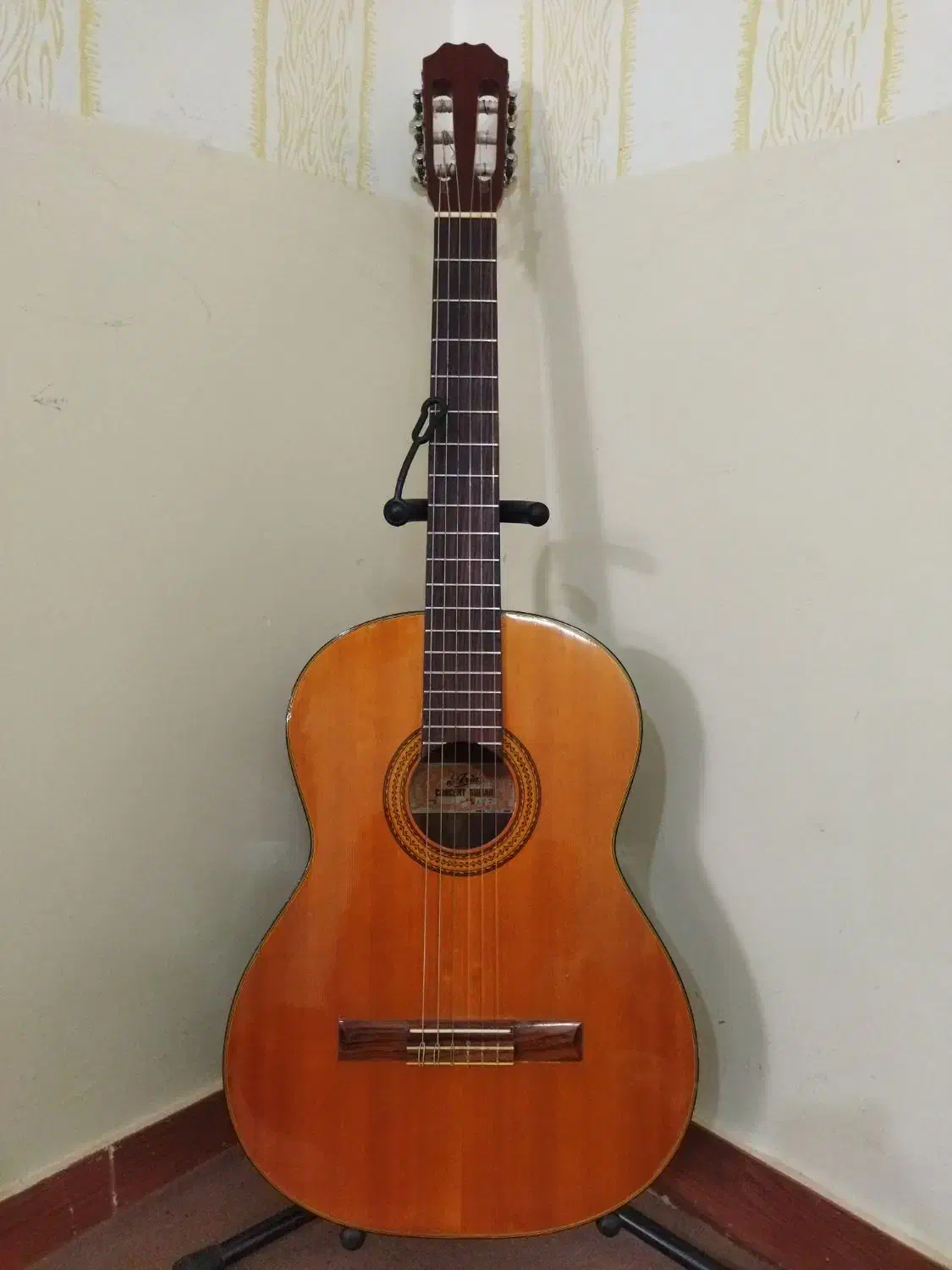 گیتار کلاسیک ژاپنی اریا Aria ac7|گیتار، بیس، امپلیفایر|قوچان, |دیوار