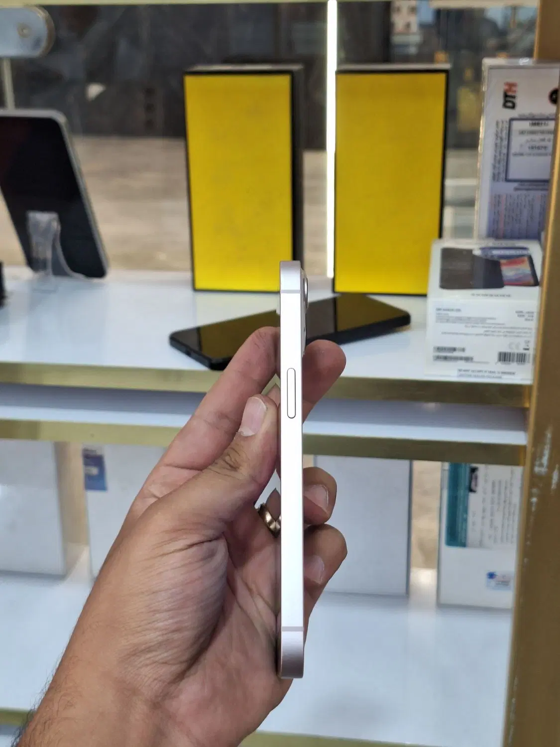 iphone 13 نرمال بدون بازشدگی فوق العاده تمیز|موبایل|اصفهان, گلزار|دیوار