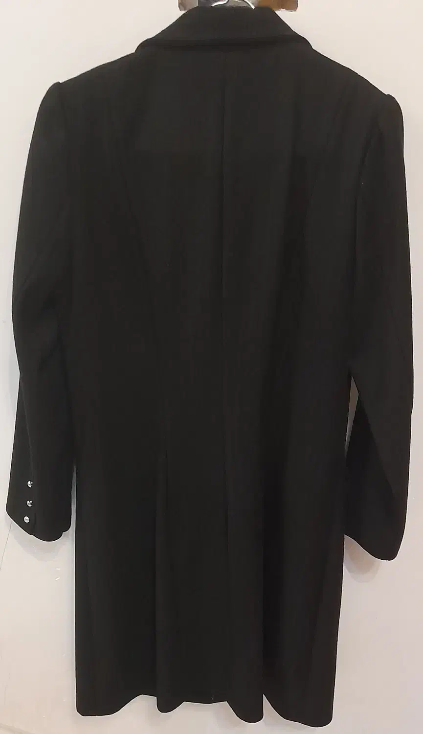 پالتو|لباس|بناب, |دیوار