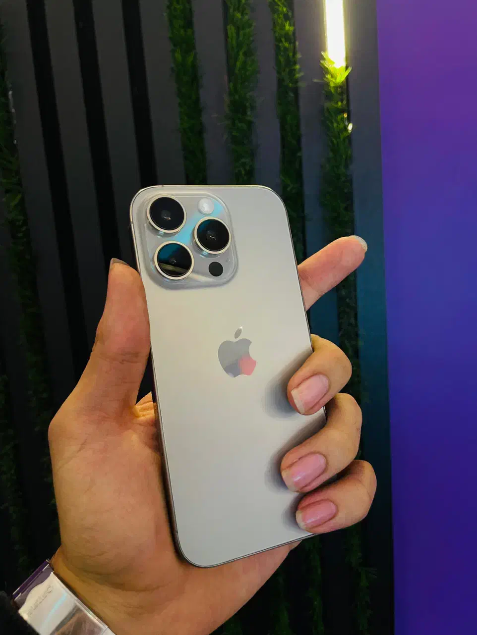 ایفون ۱۶ پرو|موبایل|مشهد, کوه سنگی|دیوار