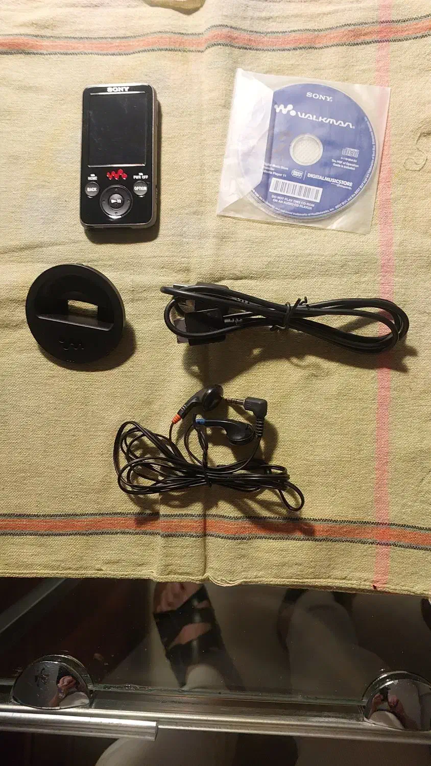 واکمن دیجیتال سونی ساخت مالزی مدل NWZ-E438F|پخش‌کننده همراه|تهران, قزل قلعه|دیوار