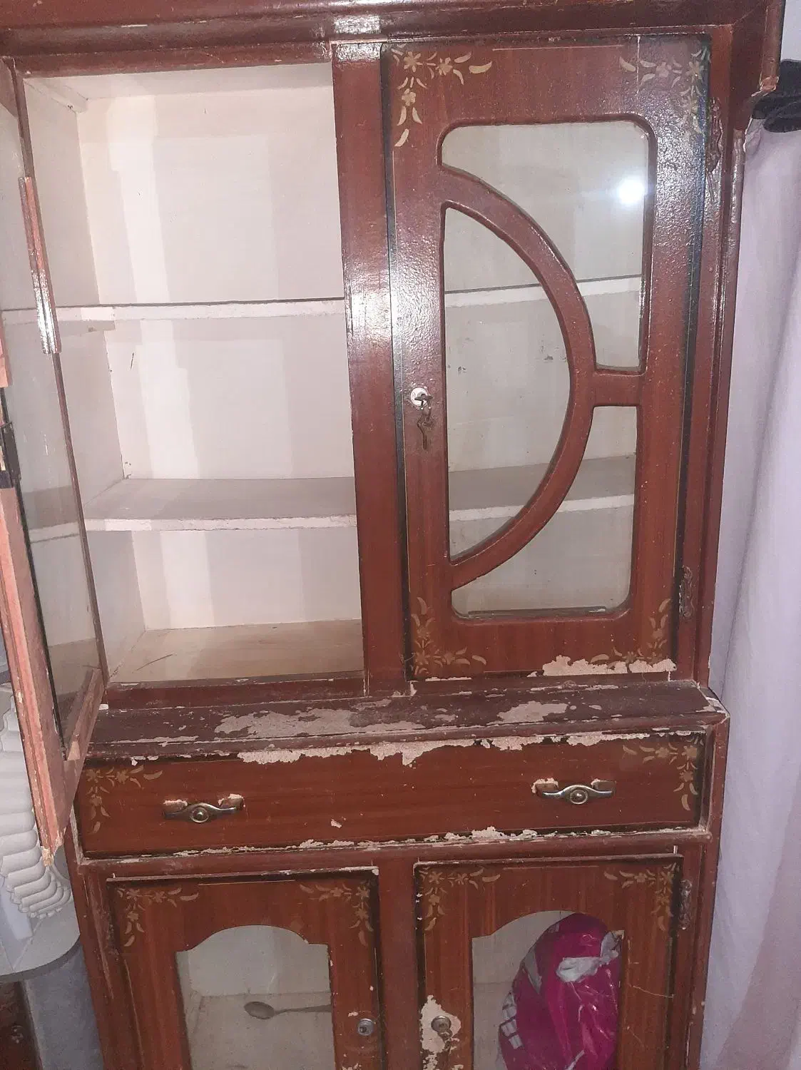 میز|جاکفشی، کمد، دراور|آباده, |دیوار