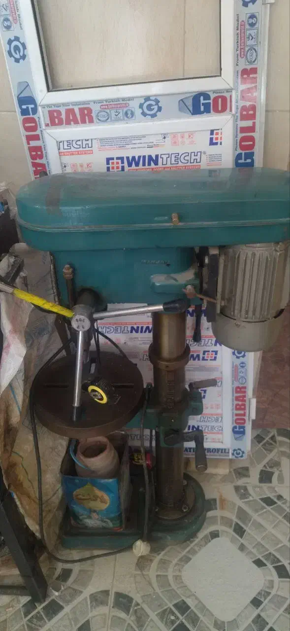 وسایل کارگاه|فعالیت داوطلبانه|دهگلان, |دیوار