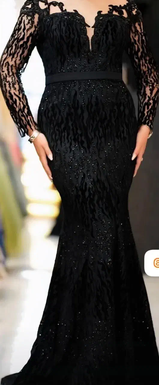 لباس مجلسی|لباس|ری, علایین|دیوار