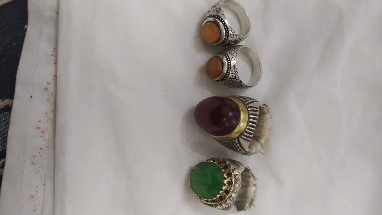 انگشتریمنی.وزمرد|جواهرات|چناران, |دیوار