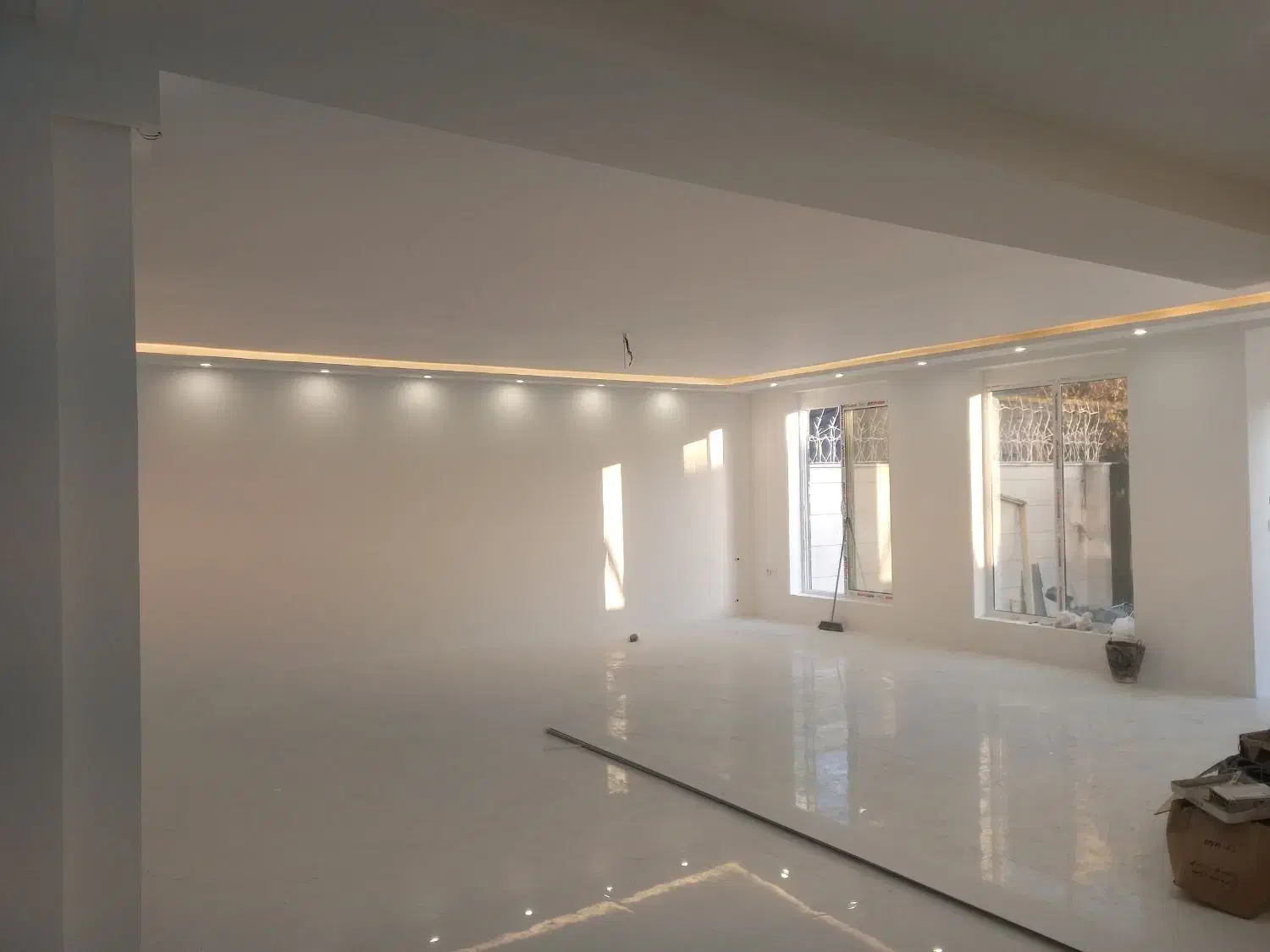 گچکاری و لکه گیری بابهترین قیمت وبهترین کیفیت|خدمات پیشه و مهارت|سبزوار, پاسداران|دیوار