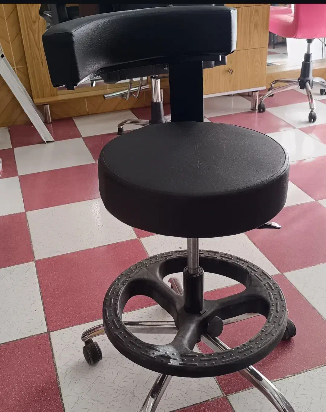 صندلی آرایشگاه میز ناخن|آرایشگاه و سالنهای زیبایی|ارومیه, |دیوار