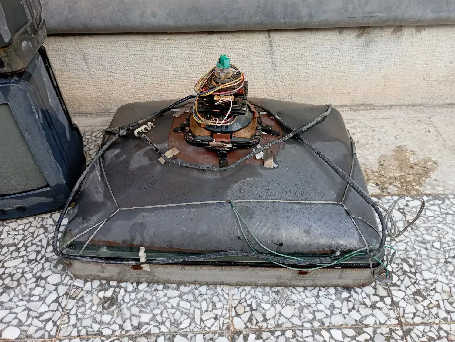 6عددلامپ تصویرخالی تلویزونهای قدیمی-گناوه|تلویزیون و پروژکتور|بوشهر, |دیوار