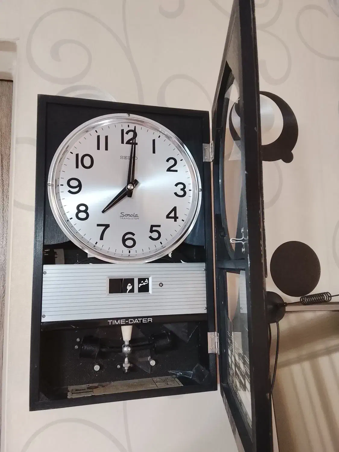 ساعت دیواری سالم خیلی قدیمیه|ساعت دیواری و تزئینی|تهران, دردشت|دیوار