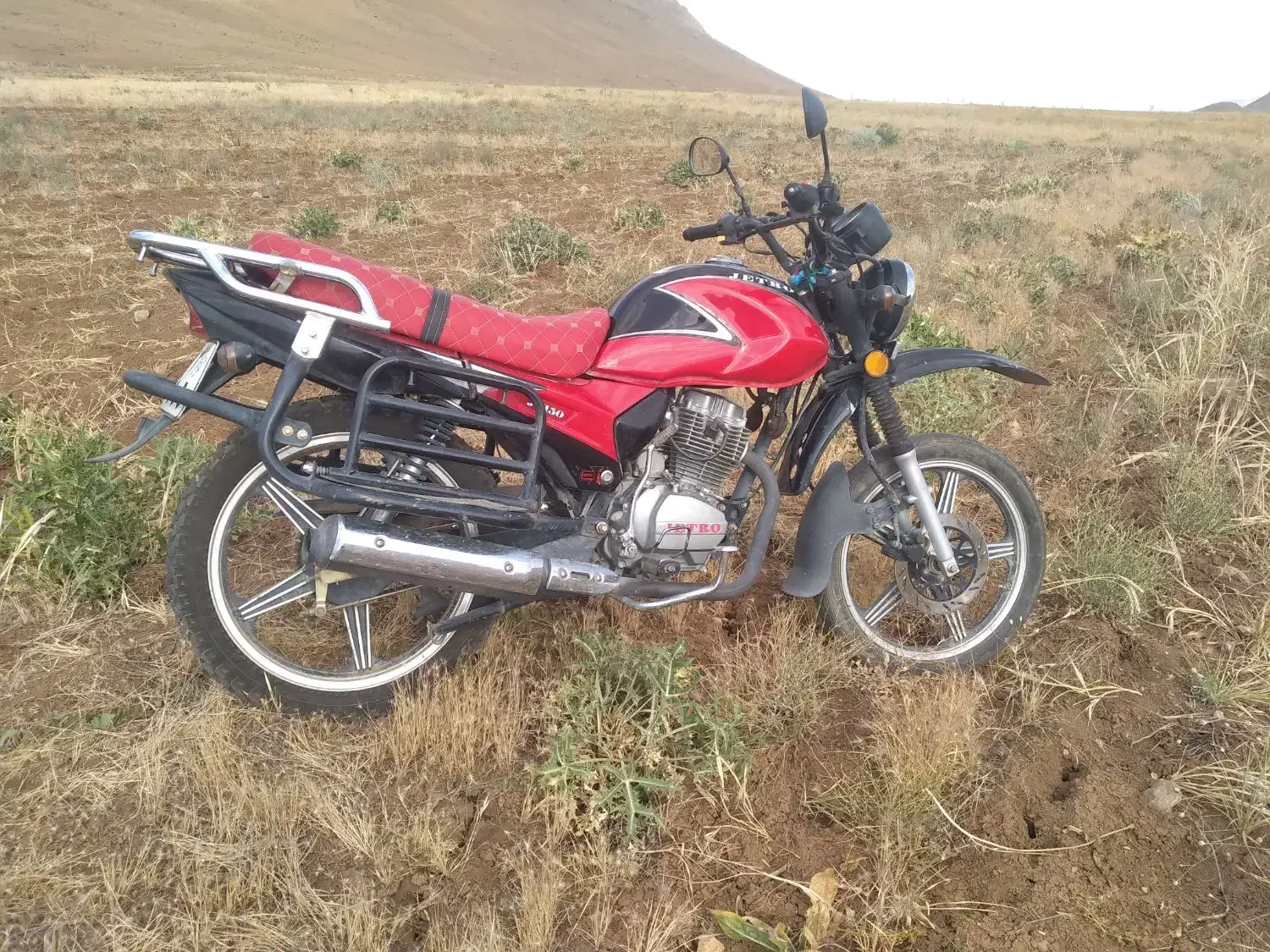 یک موتور احسان شکاری مدل ۹۴|موتورسیکلت|چنارود, |دیوار