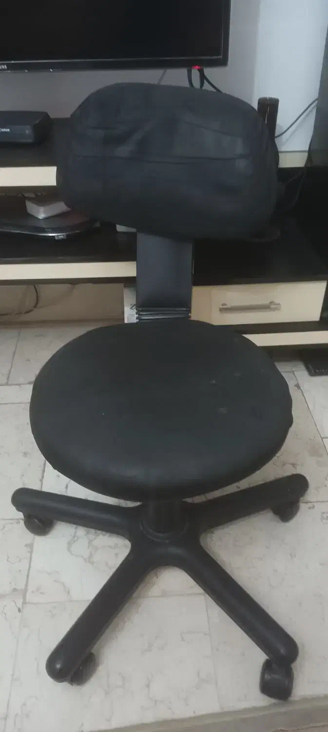 صندلی کامپیوتر|صندلی و نیمکت|اندیشه, اندیشه فاز ۱|دیوار