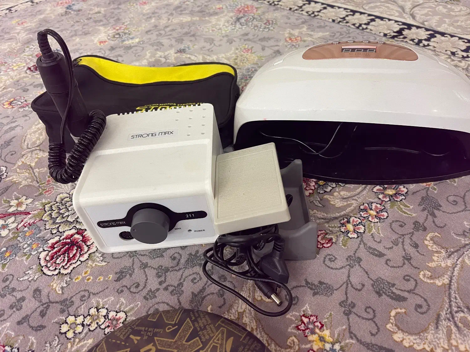 لوازم کاشت ناخن|آرایشگاه و سالن‌های زیبایی|زبرخان, |دیوار