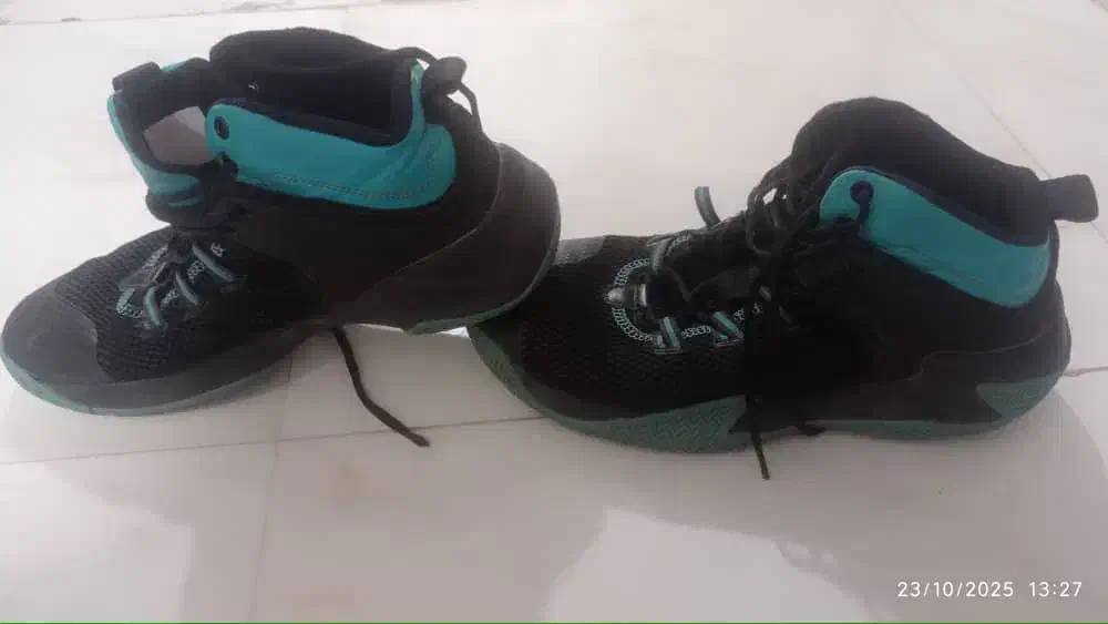 کفش بسکتبال|کیف، کفش، کمربند|میناب, |دیوار