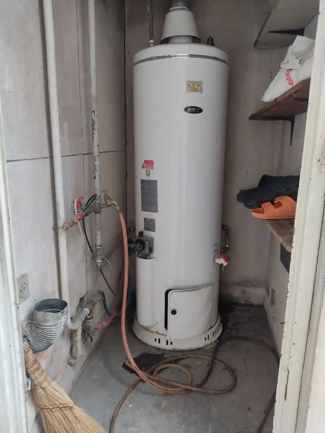 آبگرمکن ایستاده لورچ|آبگرمکن، پکیج، شوفاژ|تهران, محمودیه|دیوار